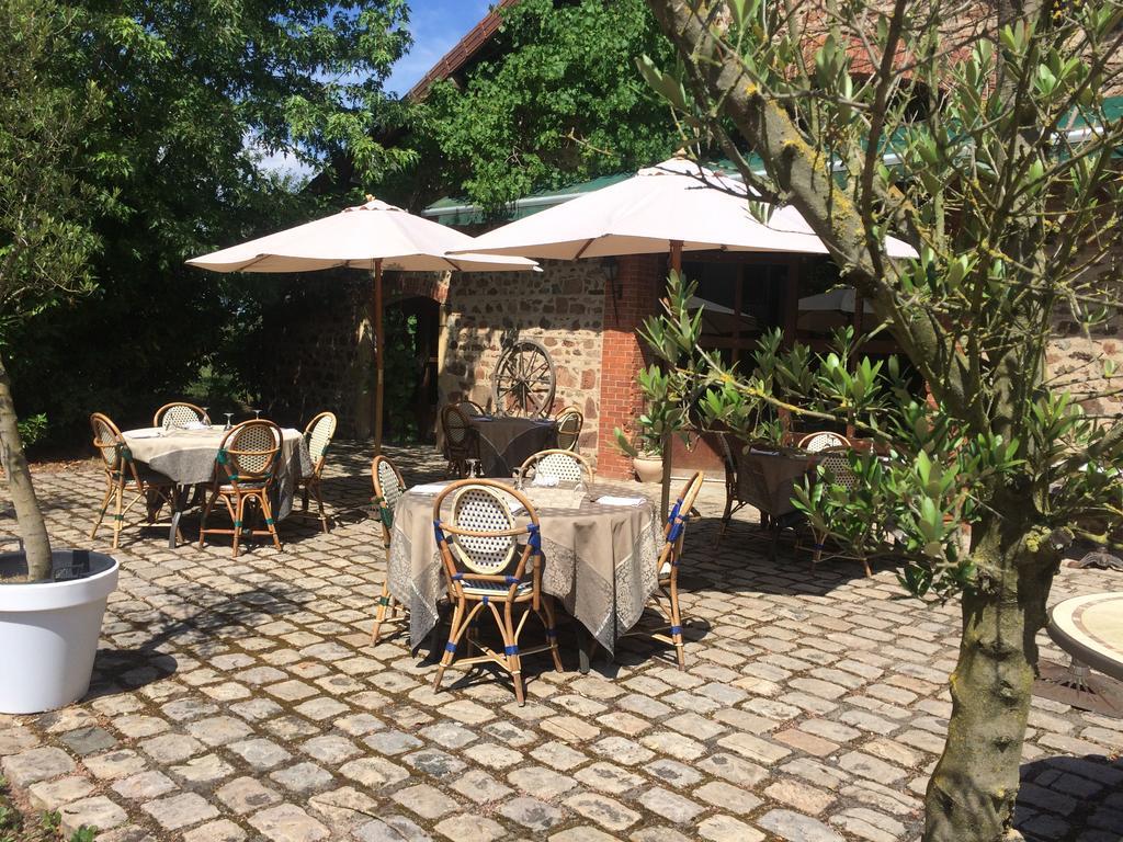 Bed and Breakfast La Ferme Aux Biches Commelle-Vernay Exterior foto